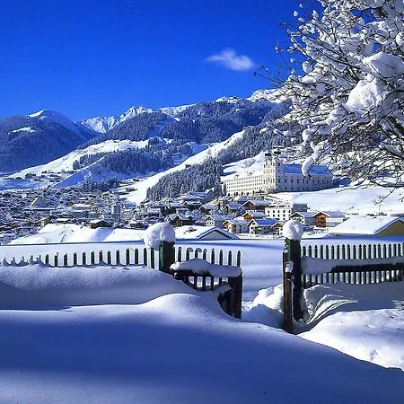 Holidays - Haus Acletta 아파트 디센티스