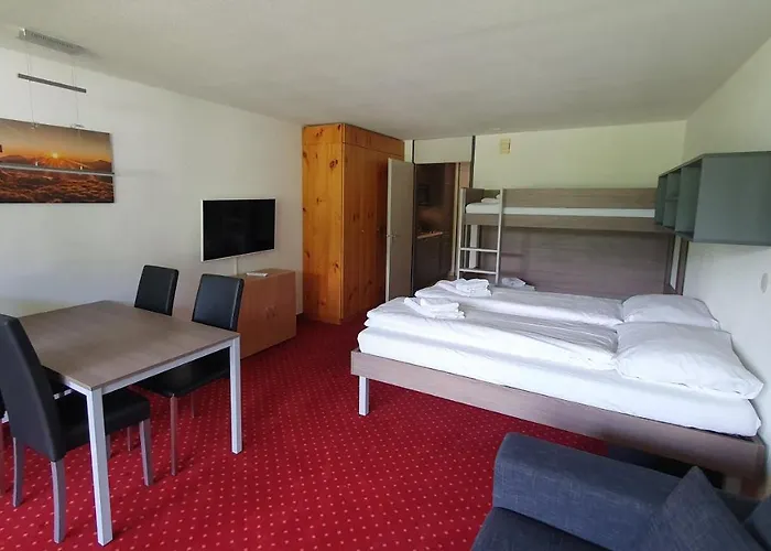 Holidays - Haus Acletta * ديسنتس