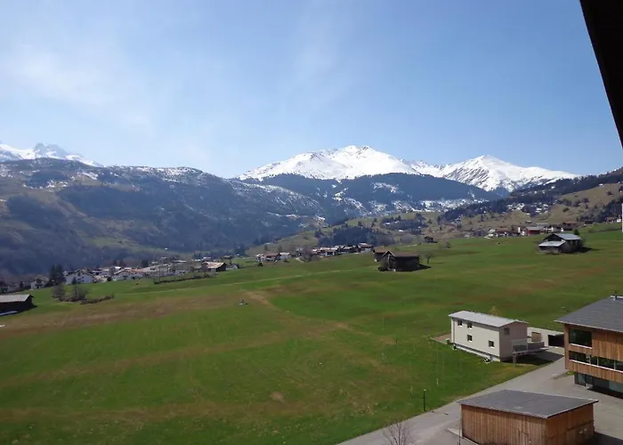 Holidays - Haus Acletta شقة *